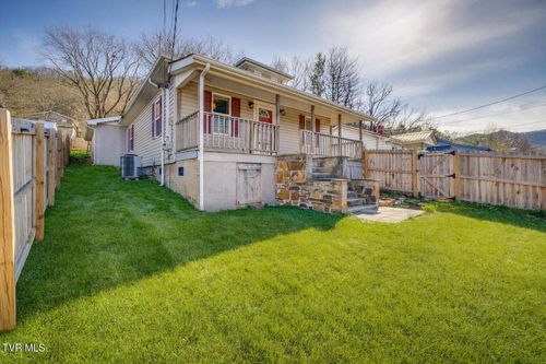 205 Okolona Dr, Erwin, TN, 37650-2160 | Card Image