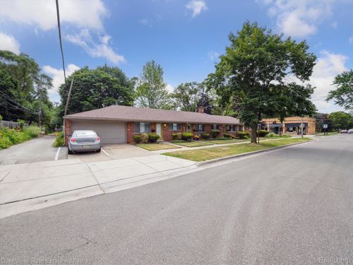 1010 Laprairie St, Ferndale, MI, 48220-2414 | Card Image