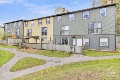 1250 Mcwatters Rd, Condo with 3 bedrooms, 1 bathrooms and 1 parking in Ottawa ON | Image 2