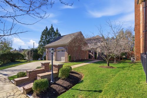 221 Holiday Rd, Lexington, KY, 40502-1623 | Card Image