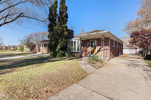 22717 Millenbach St, Saint Clair Shores, MI, 48081-2599 | Card Image