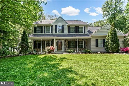 482 W Street Rd, KENNETT SQUARE, PA, 19348-1123 | Card Image