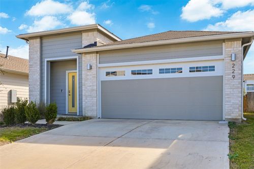 229 Fairfax Ave, San Marcos, TX, 78666-4679 | Card Image