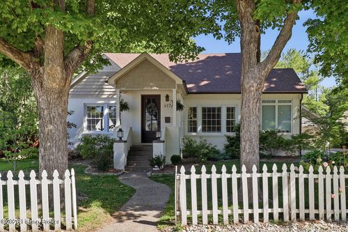 417 Park Ave, Elizabethtown, KY, 42701-1527 | Card Image