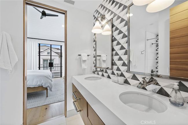 2148 E Oceanfront, House other with 5 bedrooms, 5 bathrooms and 3 parking in Newport Beach CA | Image 26