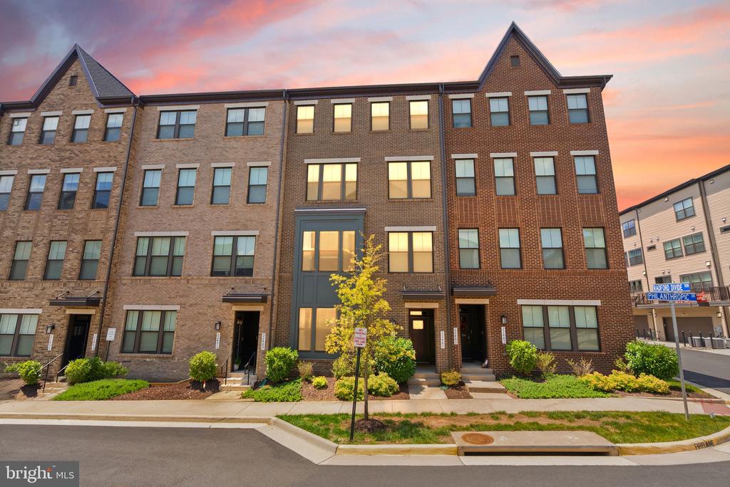 Residential in ASHBURN 2