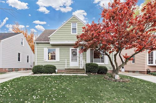 6707 Laverne Ave, Parma, OH, 44129-1927 | Card Image