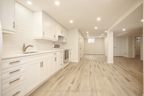 bsmnt-501 Kelly Ave, Oshawa, ON, L1K2B5 | Card Image