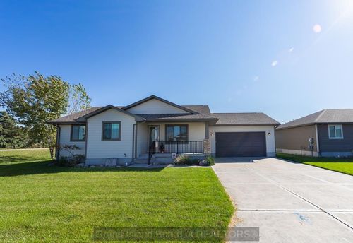 103 Buffalo Grass St, Grand Island, NE, 68803-3831 | Card Image