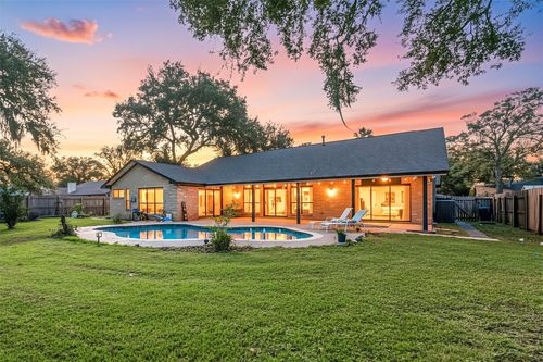 303 Narcissus St, Lake Jackson, TX, 77566-5863 | Card Image