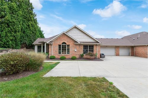 1240 Saint Abigail St Sw, Hartville, OH, 44632-8542 | Card Image