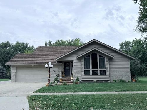 1215 3rd St Ne Street, Oelwein, IA, 50662 | Card Image