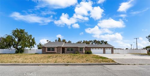 19115 Ash St, Bloomington, CA, 92316 | Card Image