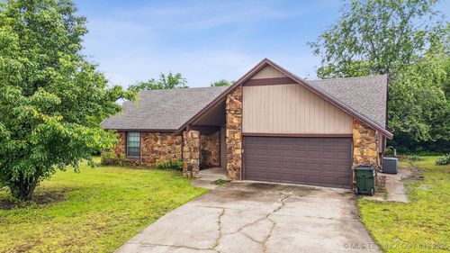8722 N 121st East Ave, Owasso, OK, 74055-2021 | Card Image