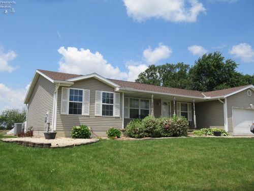 912 Armstrong Dr, Willard, OH, 44890-9152 | Card Image
