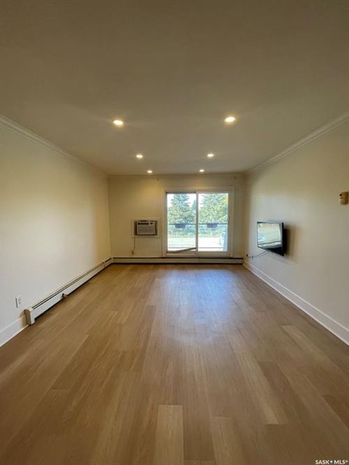 203-929 Northumberland Ave, Saskatoon, SK, S7L3W8 | Card Image