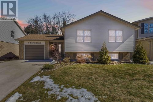 11 Greenbrier Cres, London, ON, N6J3X6 | Card Image