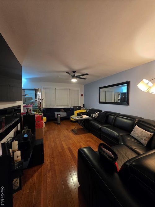 2-2928 Wilson Ave, Bronx, NY, 10469-5207 | Card Image