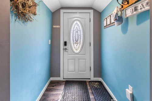 1604 E Houghton Lake Dr, Houghton Lake, MI, 48629-8700 | Card Image