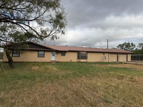 690 Sanco Road, Robert Lee, TX, 76945 | Card Image