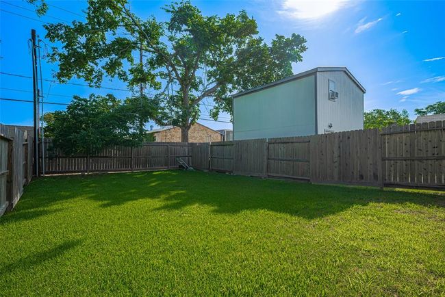 6418 Gresham St, House other with 3 bedrooms, 2 bathrooms and null parking in Wallis TX | Image 20