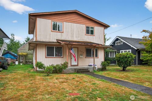 536 18th Ave, Longview, WA, 98632-1510 | Card Image