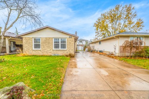 15 Keefer Rd, Thorold, ON, L2V4M6 | Card Image