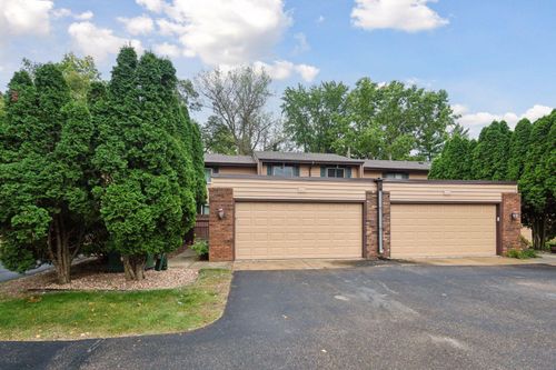 4753 Spring Circle, Minnetonka, MN, 55345 | Card Image