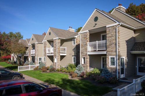 2010-2010 Saddle Rock Road, Islip, NY, 11741 | Card Image