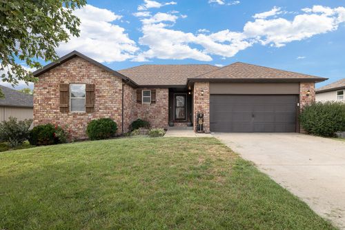 975 S Pinewood Ln, Nixa, MO, 65714-7031 | Card Image