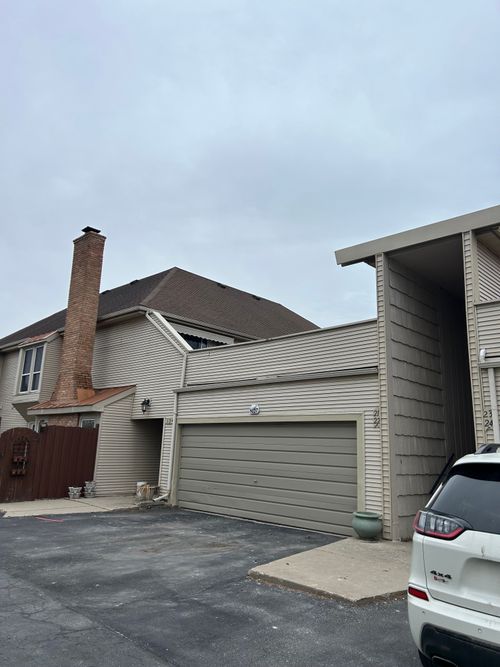 apt-21-8127 Colony Dr, Grosse Ile, MI, 48138-1727 | Card Image
