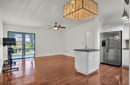 204-5-807 Ne 199th St, Miami, FL, 33179-3098 | Card Image