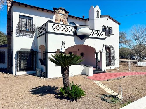 400 W Saint Charles Ave, San Diego, TX, 78384-2824 | Card Image