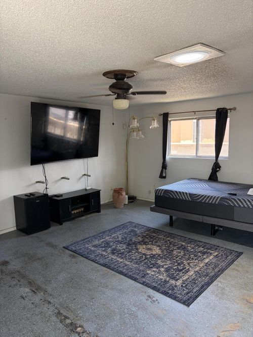 825 Palomas Dr Se, Albuquerque, NM, 87108-3634 | Card Image
