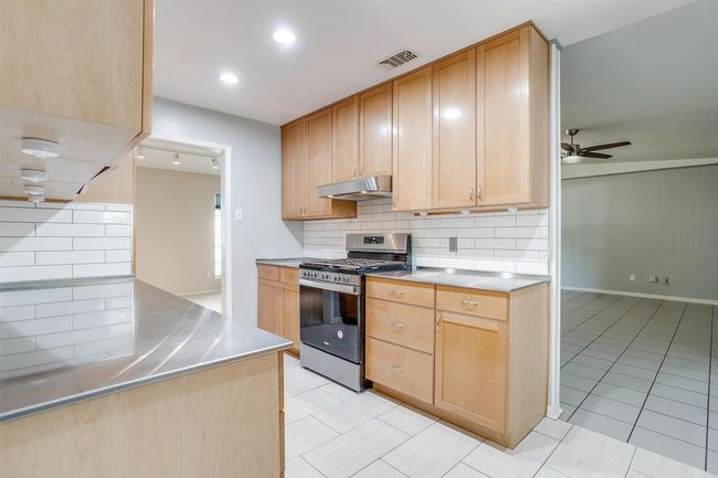 6237 Whitman Ave, House other with 4 bedrooms, 3 bathrooms and null parking in Fort Worth TX | Image 15