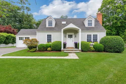 4 Old Stone Rd, Darien, CT, 06820-4419 | Card Image