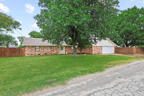 619 N 5th St, Gunter, TX, 75058-2180 | Card Image