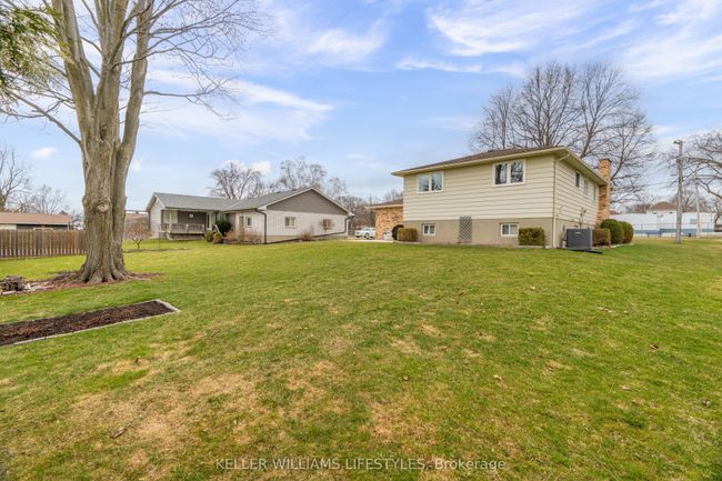 60 James St N, House other with 3 bedrooms, 2 bathrooms and 2 parking in Forest ON | Image 37