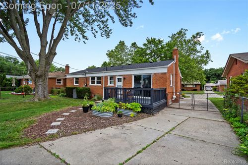 29811 Lamar Ln, Livonia, MI, 48152-4529 | Card Image
