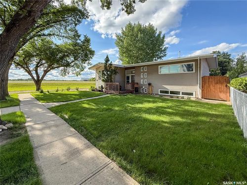 102 Claustre Ave, Maple Creek, SK, S0N0B6 | Card Image