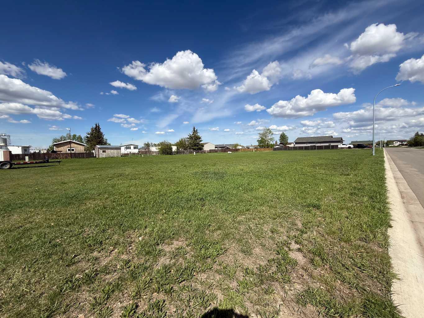 Land in Rycroft 5