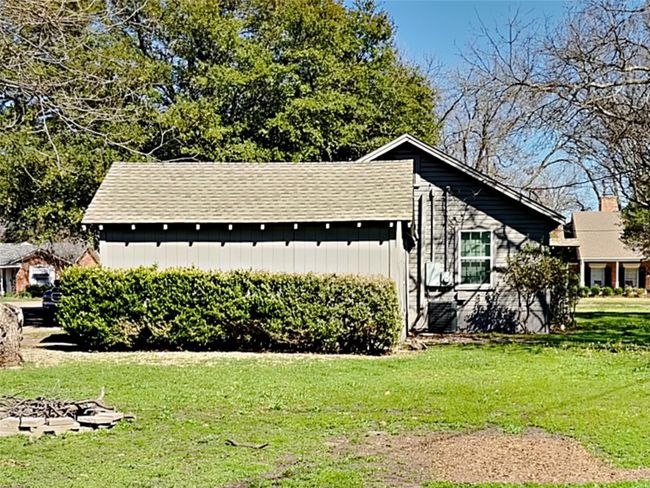 View of front of home featuring a front lawn | Image 16