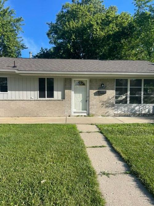 8375 Hillcrest Blvd, Westland, MI, 48185-1763 | Card Image