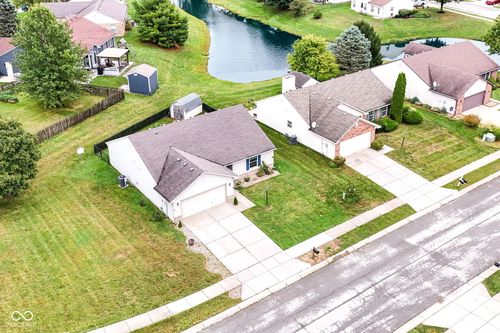133 Brixton Woods West Dr, Pittsboro, IN, 46167-8935 | Card Image