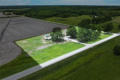 15360 Ks Highway 7, Centerville, KS, 66014-9007 | Card Image