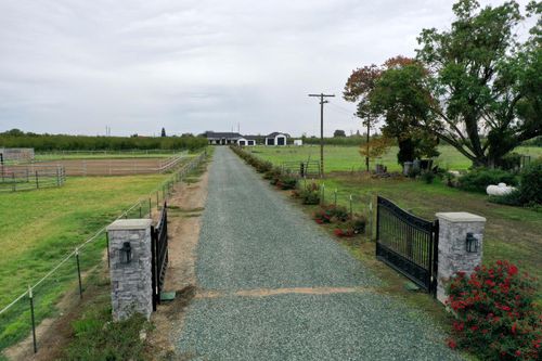 16464 Fox Rd, Lodi, CA, 95240-9705 | Card Image