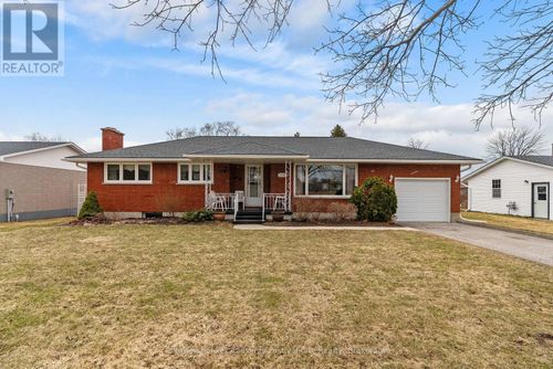 318 Eldon St, Goderich, ON, N7A3S1 | Card Image