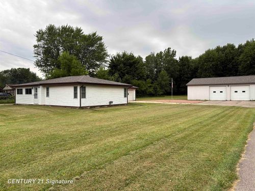 3287 Lauria Rd, Bay City, MI, 48706-1195 | Card Image