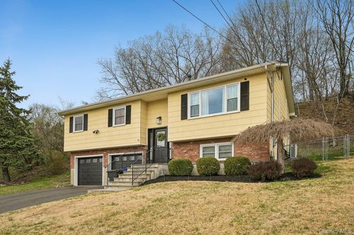 29 Adams Dr, Stony Point, NY, 10980-1022 | Card Image