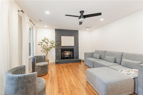130 Jefferson Ct, Lexington, NC, 27295-6462 | Card Image
